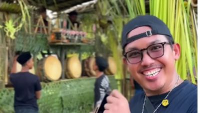 Nonton Adhe Tora Ini, Kamu Bisa Ketawa Sekaligus Kenalan Sama Budaya Lokal!
